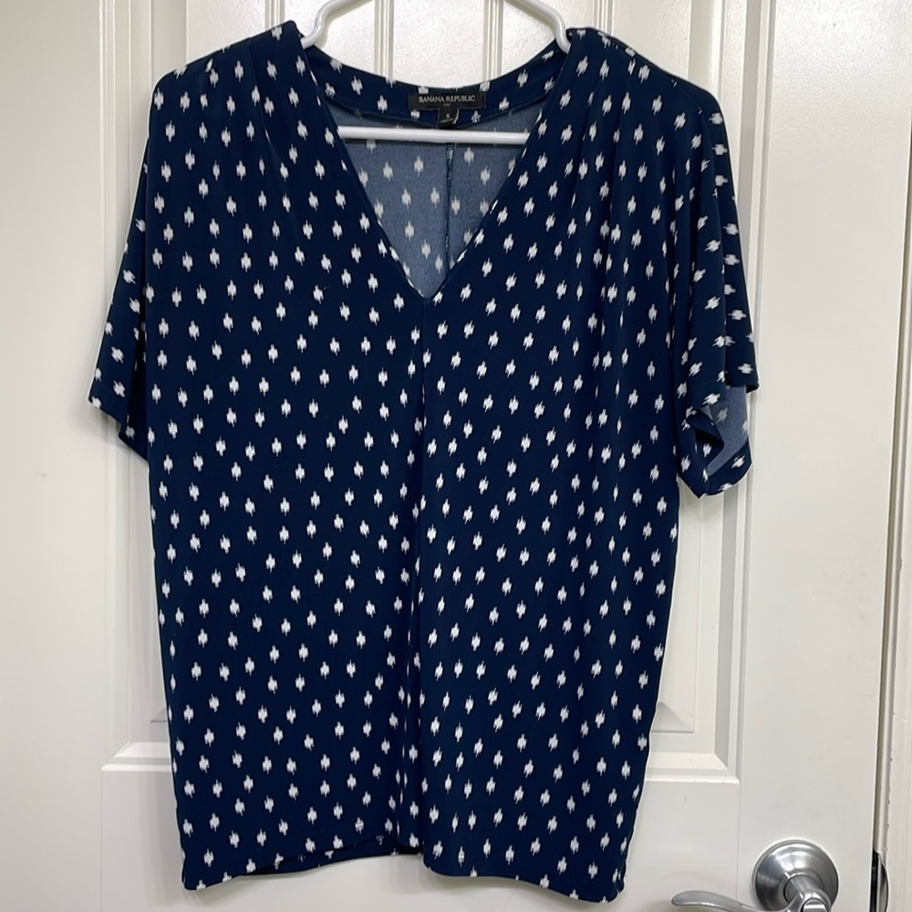 Banana Republic navy and white blouse size small